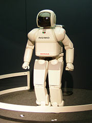 Asimo, robot humanoide creado por la compañía Honda.